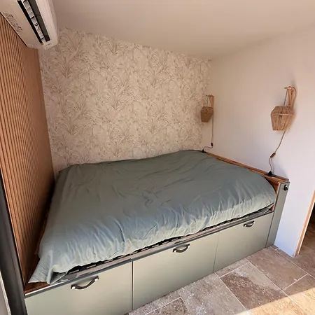 Βίλα Sexty-nine, 69 Heliovillage